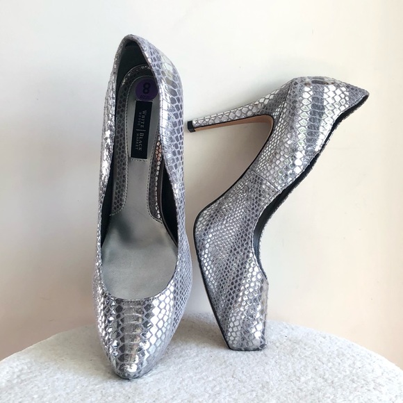 White House Black Market Metallic Silver Snake Heels Pumps scallop edge size 8 - Picture 4 of 17